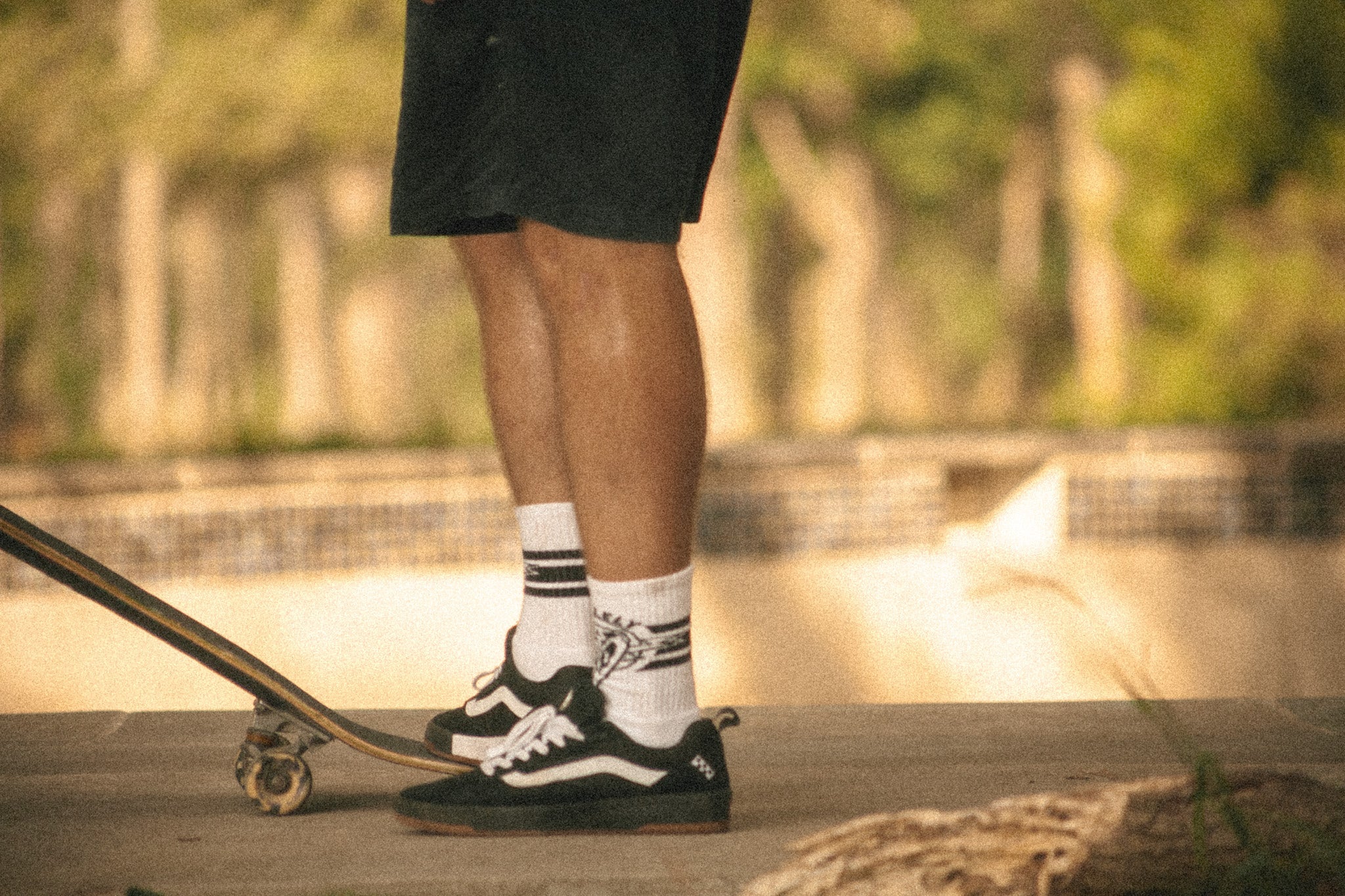 Mike Vallely x Dirty Donny Collaboration Crew Socks | White